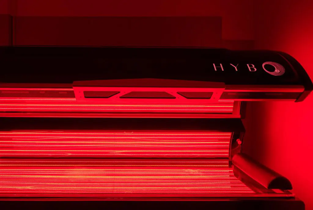 Red light therapy bed at HybO2